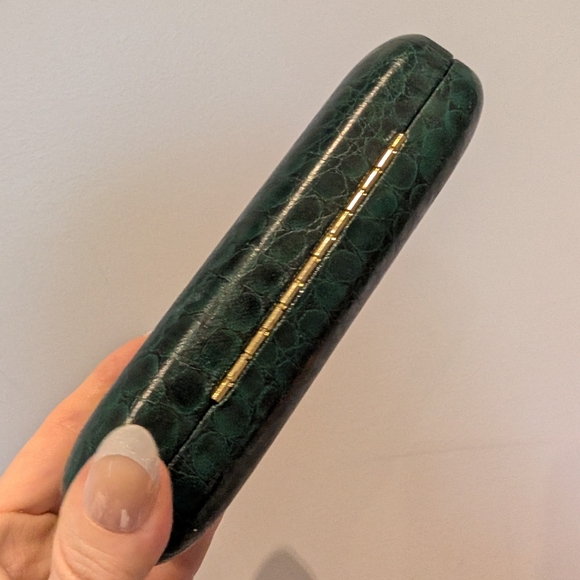 Green Textured Eyeglass Case - Picture 4 of 6